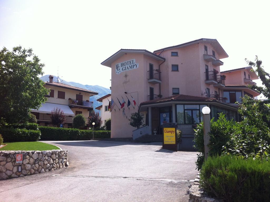 Hotel Giampy อัสแซร์จิ ภายนอก รูปภาพ